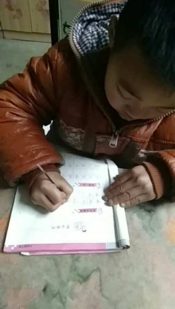 做家务 晒作业 九重二中学生假期生活真充实