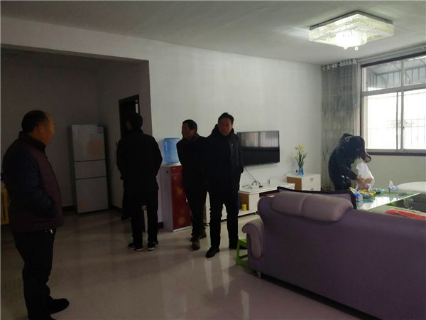 “温馨永相伴，欢乐过春节”香花镇中心小学组织送温暖活动