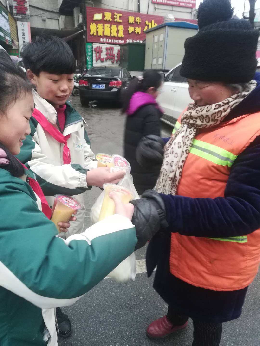 淅川县思源学校德育冬令营公益活动之一----公益爱心早餐