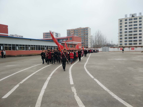 淅川县九重二中 弘扬长征精神 磨炼顽强意志 冬令营活动重实效