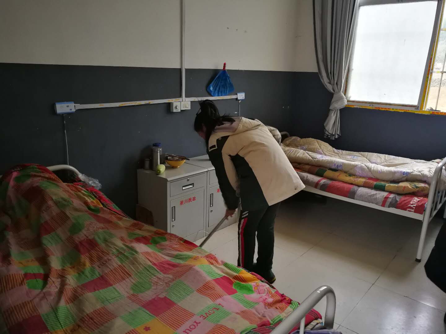 淅川县思源学校德育冬令营公益活动之二----亲老敬老