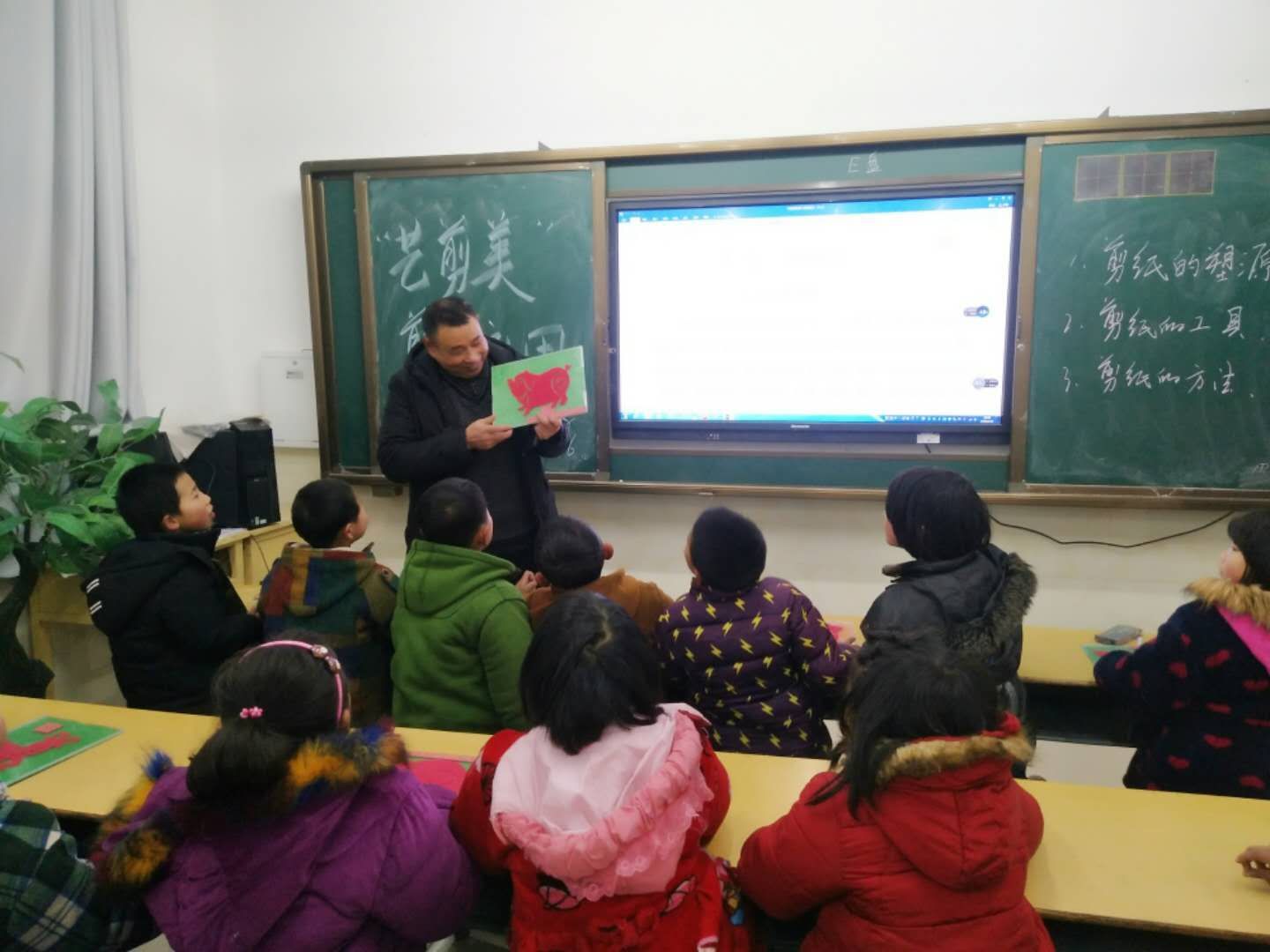 剪出美丽 剪出艺术 --淅川县毛堂乡贾营希望小学冬令营活动纪实