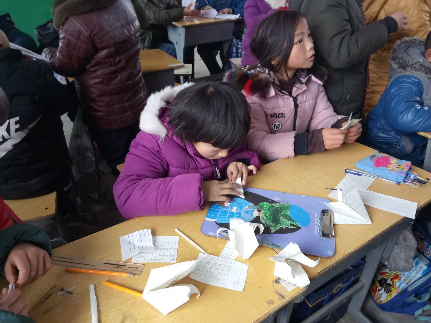 细话元宵节 巧手制灯笼 智趣猜灯谜——淅川县老城镇王岭小学德育冬令营活动掠影