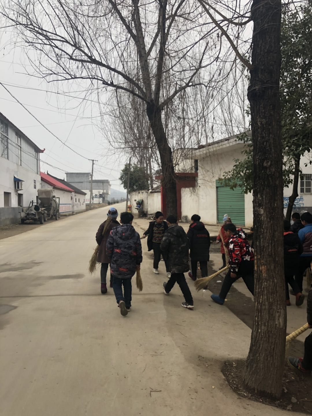 清扫家园 圆满闭营——毛堂乡牧园学校德育夏令营活动纪实