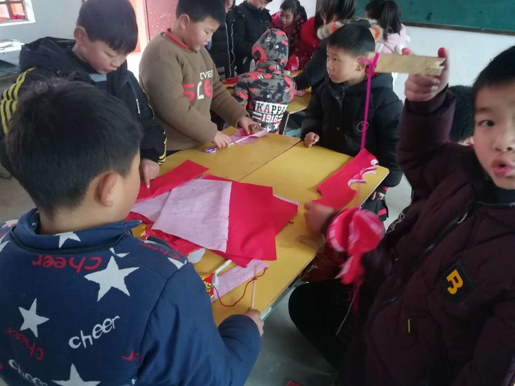 喜迎元宵 制作灯笼 收获累累 圆满闭营——毛堂乡老沟小学德育冬令营2月17日活动纪实