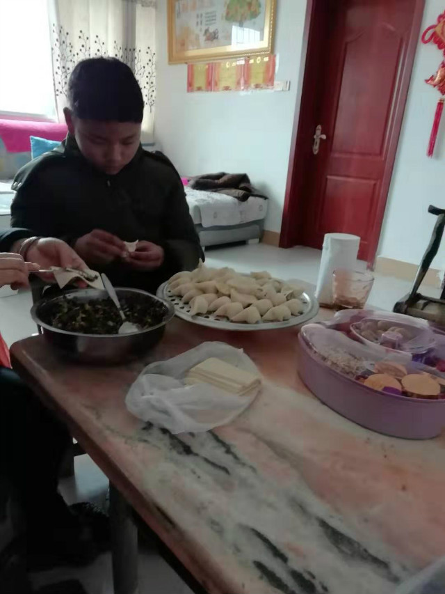 喜气洋洋贺新年 孝亲敬老暖人心 ——淅川县第三小学孝亲敬老主题月活动纪实