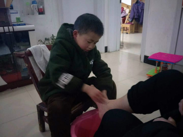 喜气洋洋贺新年 孝亲敬老暖人心 ——淅川县第三小学孝亲敬老主题月活动纪实