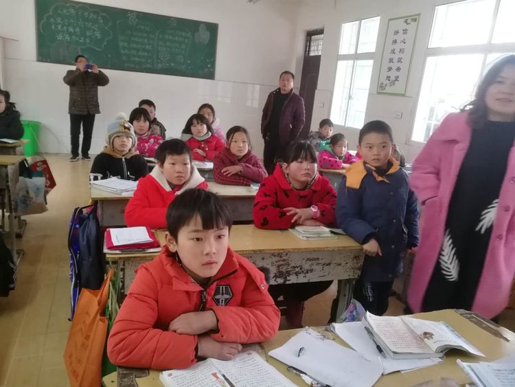 观看《长征》影片 弘扬长征精神——淅川县毛堂乡牧园学校德育社团日活动纪实