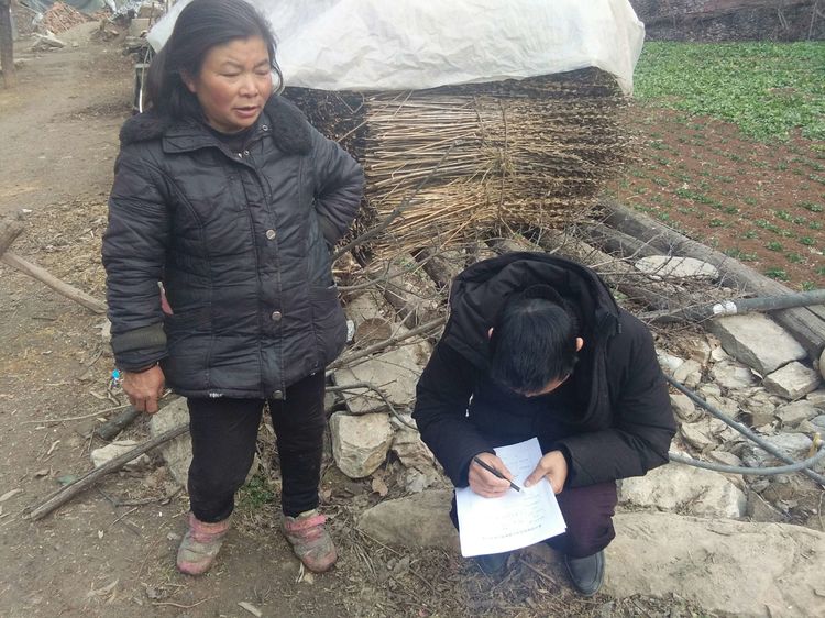 排查疑似失学儿童 助力脱贫攻坚工作 我们在路上—记淅川县毛堂乡白树小学教育扶贫工作