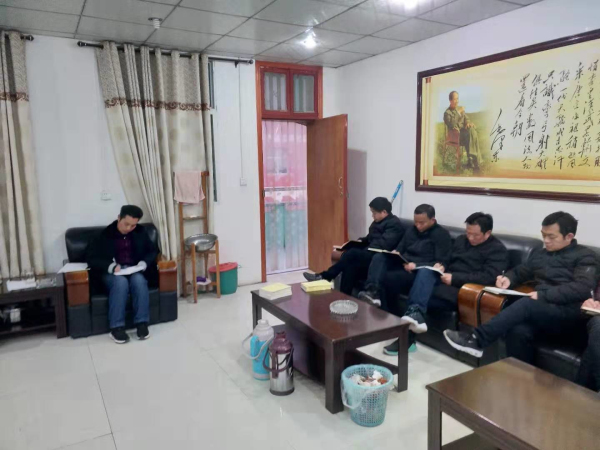 质量是生存之本 淅川县九重二中召开2018年秋期终考试座谈会