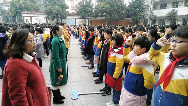 淅川县二小：开学上好“拜师”第一课