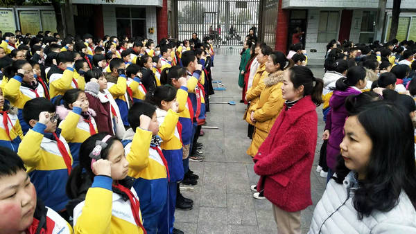 淅川县二小：开学上好“拜师”第一课