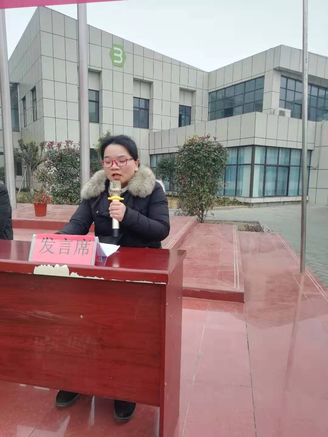 弘扬尊师传统，塑造时代少年