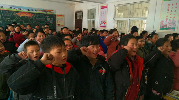 淅川县九重一中召开“三拒绝”主题班会活动