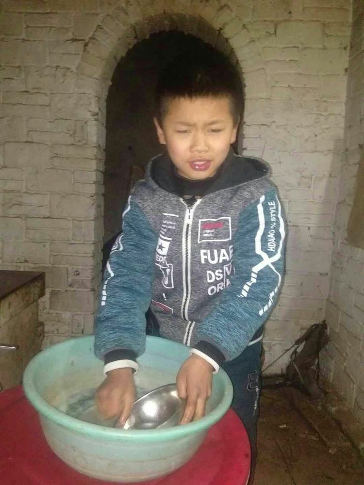 孝亲敬老弘扬美德 助力教育扶贫工作实效—记淅川县毛堂乡第一中心小学学生实践活动