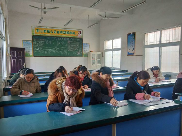 师德春风沐“我”心 助力教育扶贫工作顺利进行——毛堂乡张营小学学习师德标兵打响教育扶贫工作攻坚