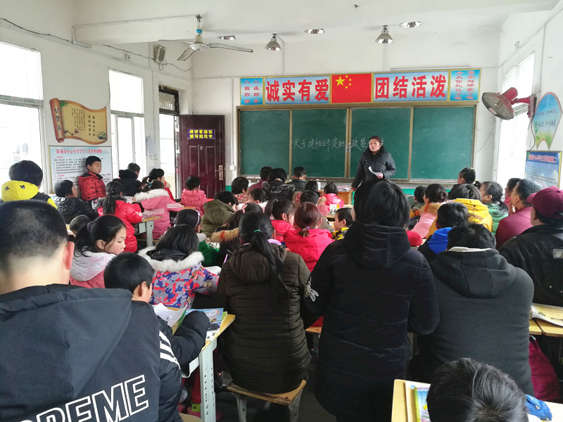 淅川县西簧乡卧龙岗小学：政策宣讲暖人心 资助惠民似春风