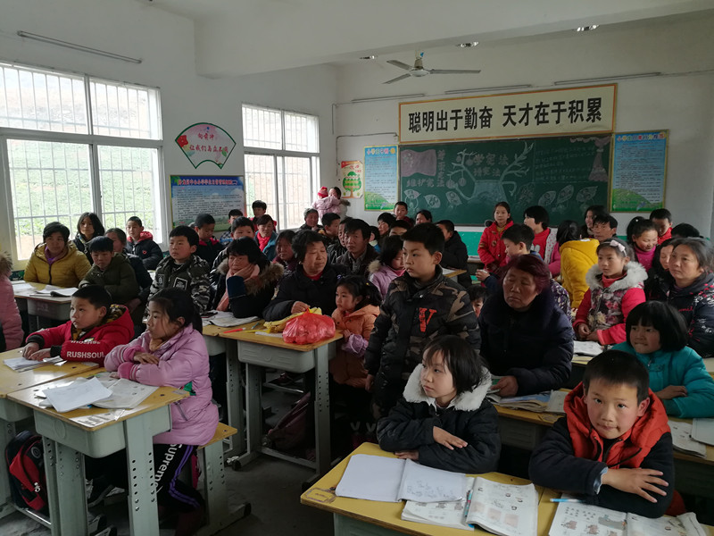 淅川县西簧乡卧龙岗小学：政策宣讲暖人心 资助惠民似春风