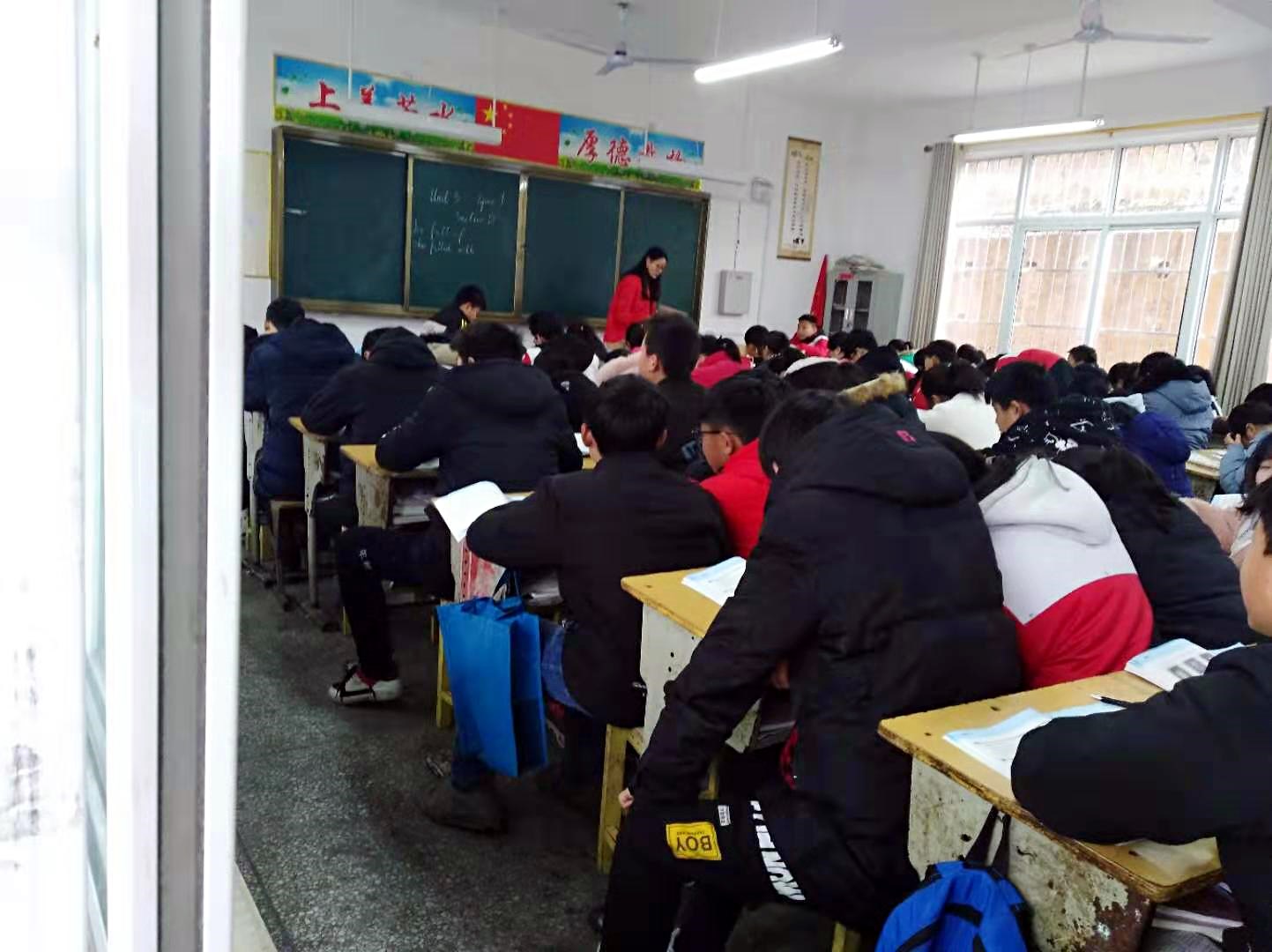 上集一中继续开展听评课活动