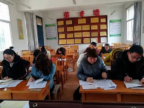 凝心聚力，共谋教学质量提升大计 ------王集二中召开九年级第一轮复习工作专题会