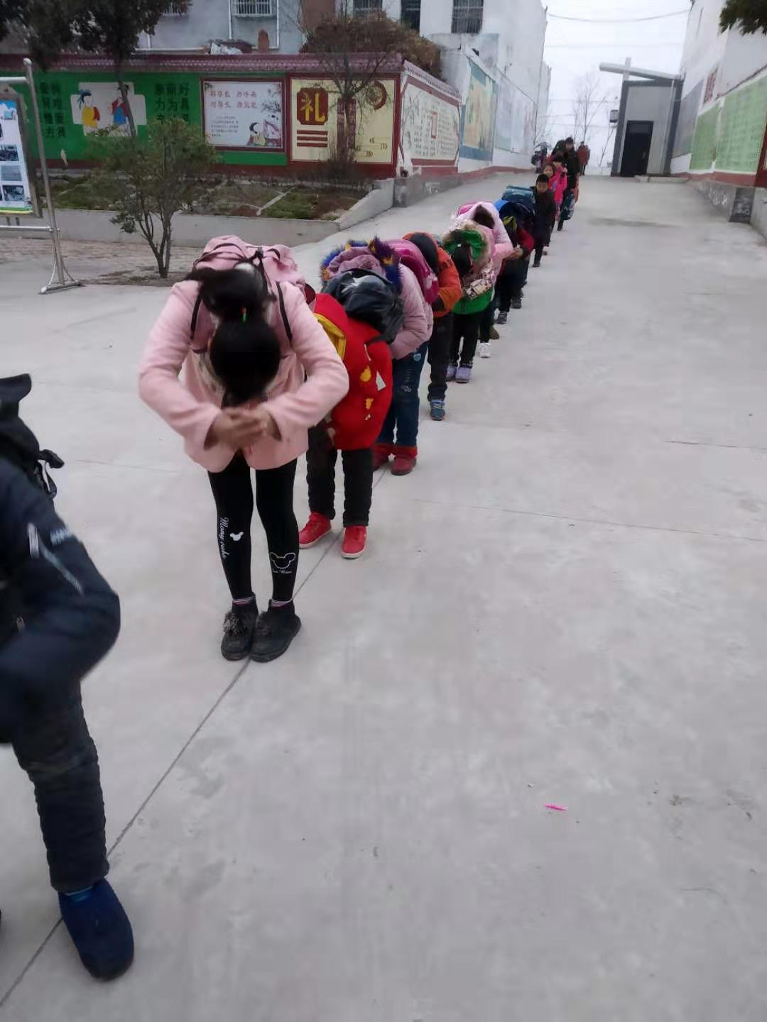 淅川县香花镇四小扎实行为习惯养成教育