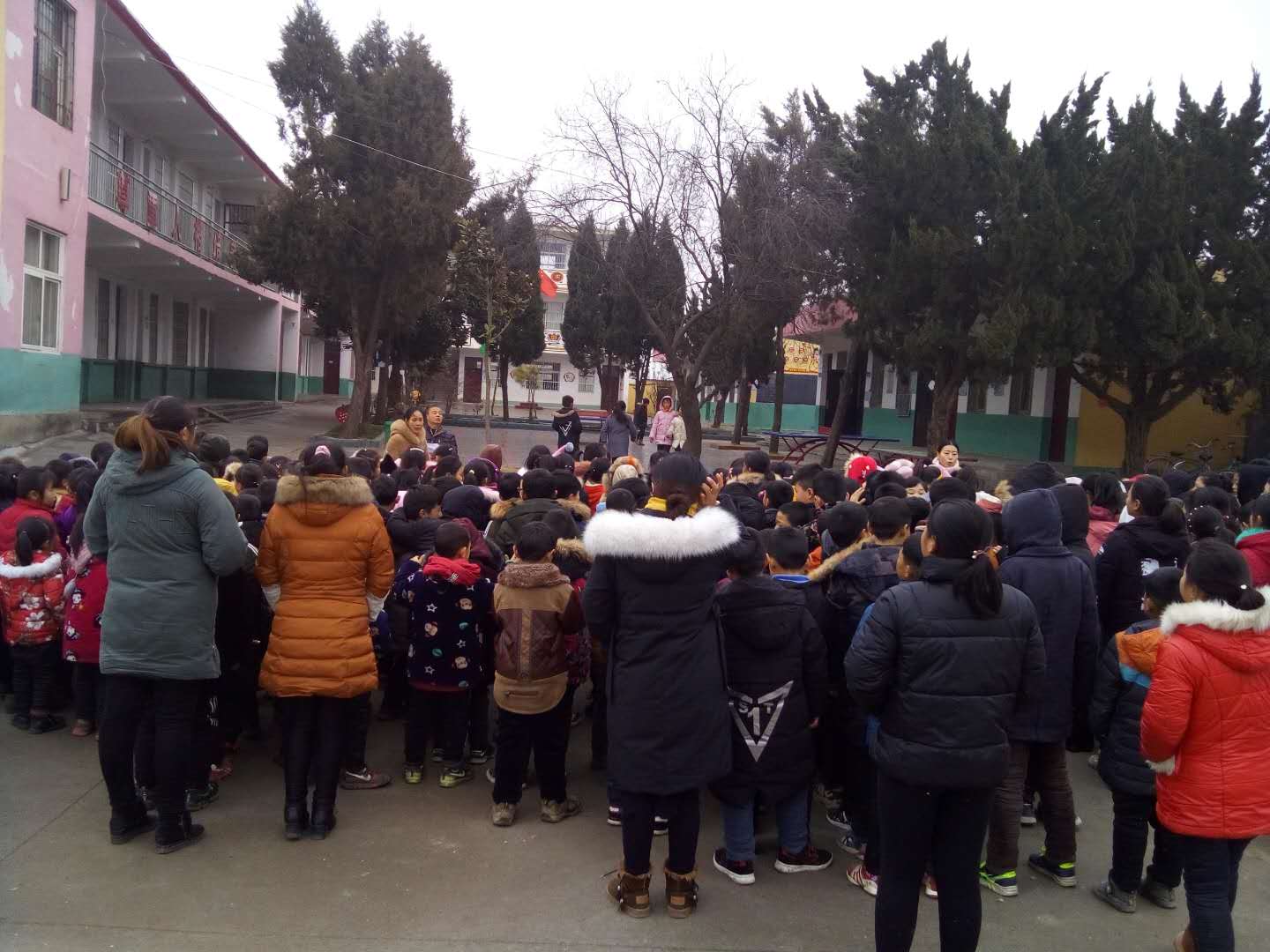 唐河县王集乡王庄小学开展安全教育活动