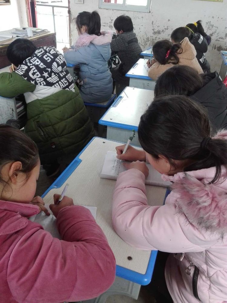 观看电影《雷锋的故事》 向雷锋同志学习——淅川县毛堂乡闫家沟学校3月2日德育社团日活动纪实