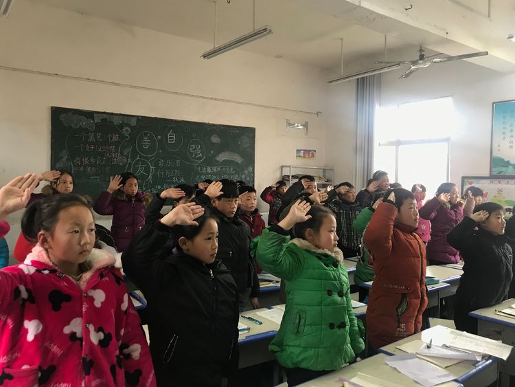 淅川县毛堂乡直小学：举行英语社团《可爱的中国》红色经典诵读”活动