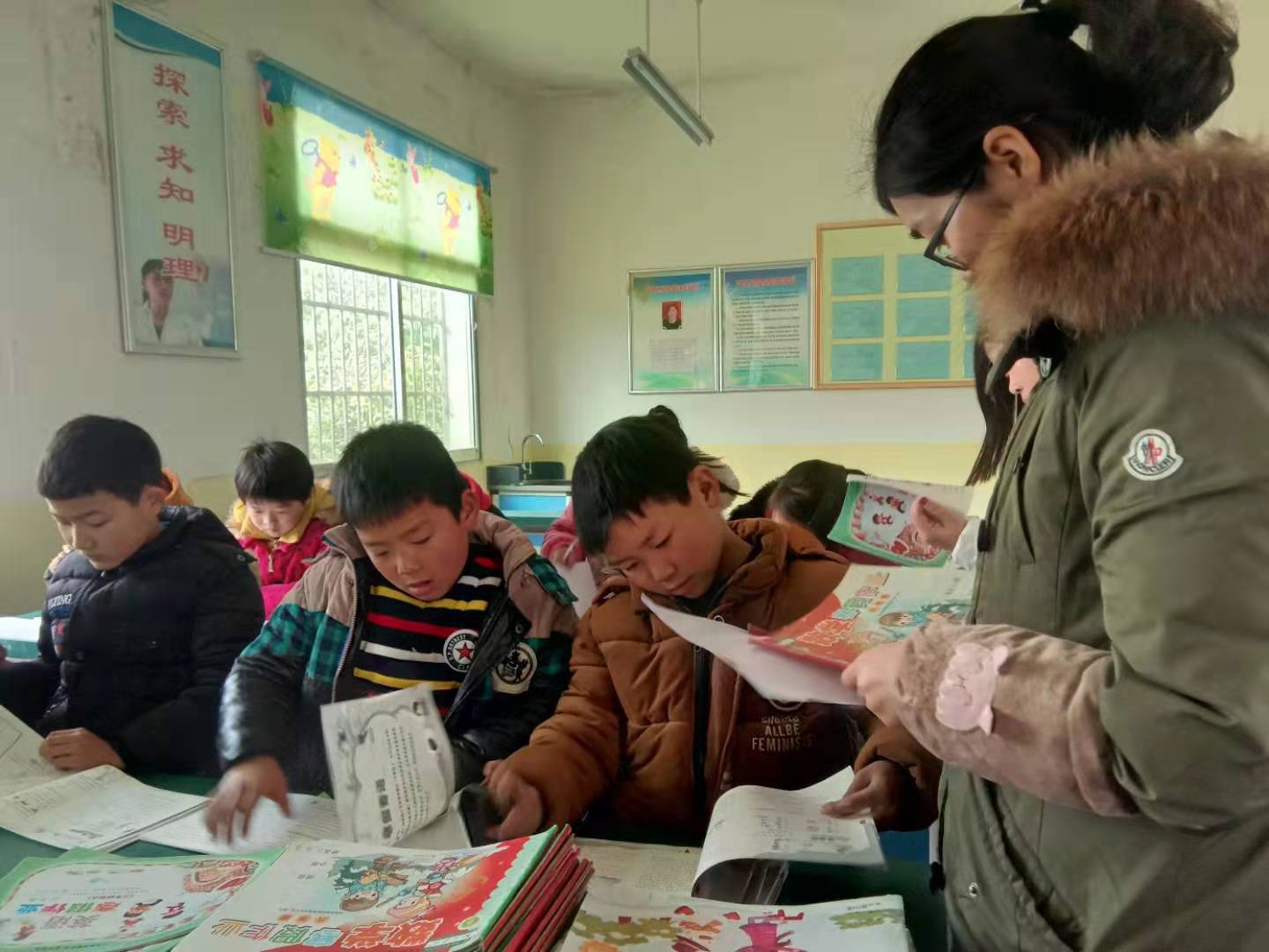 淅川县仓房镇小：检查落实寒假作业完成情况 深刻反思调整家校沟通工作