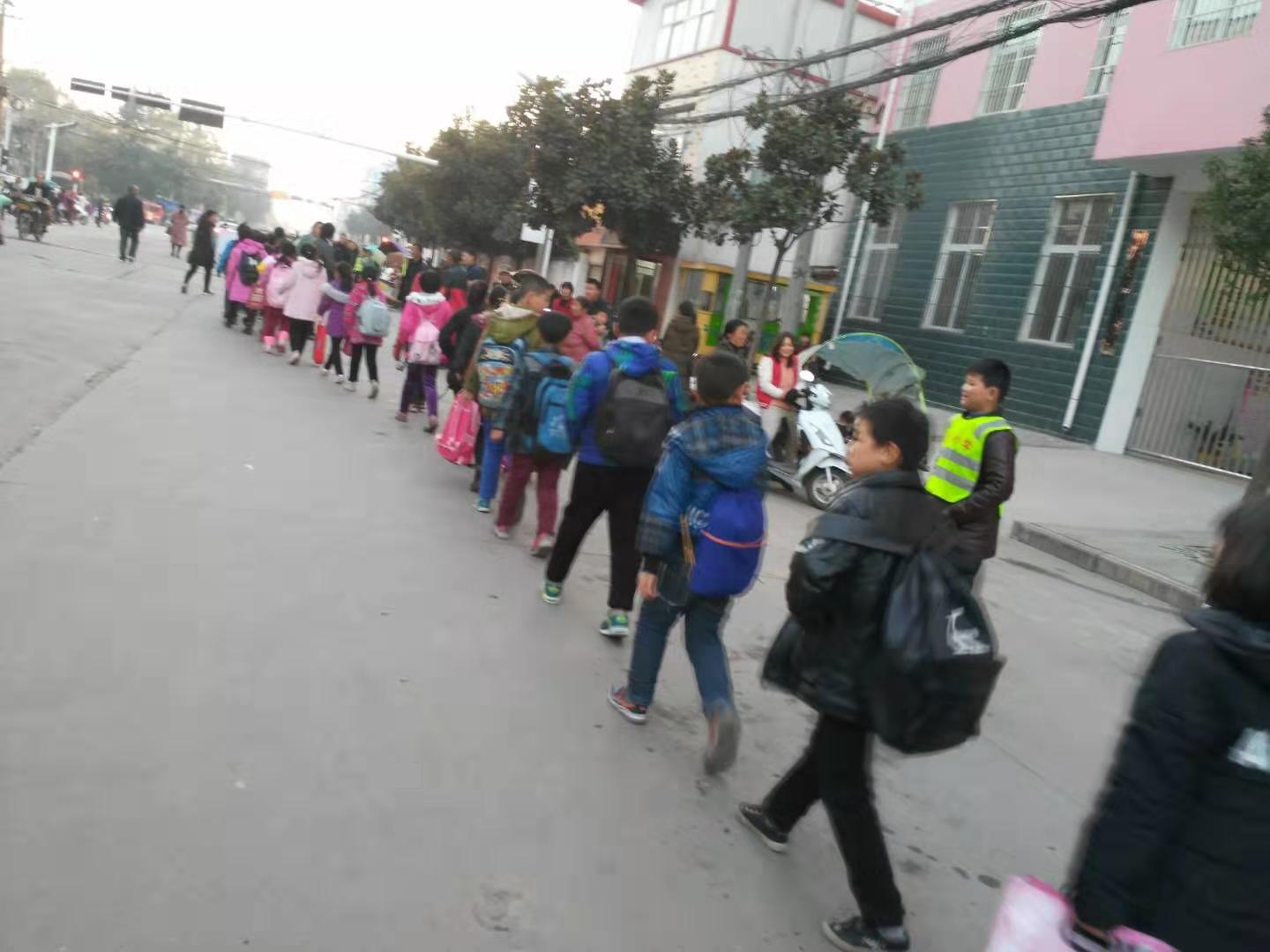 金河希望小学举办雷锋日活动