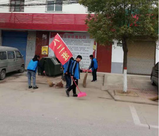 谢庄镇一中开展“学雷锋、做雷锋”活动