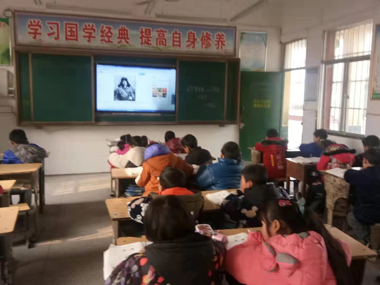 淅川县仓房镇小：从“3·5”到“365” 学雷锋树新风