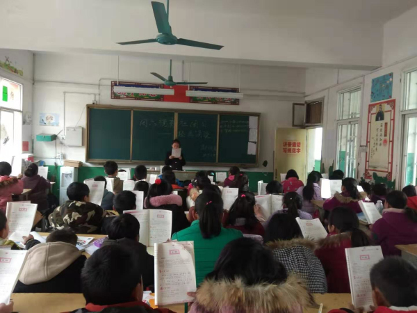 三月风来满眼春 淅川县九重二中周六德育社团日活动综述