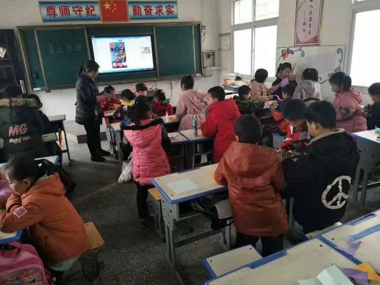 美工创意剪贴 舞蹈舞出快乐---淅川县毛堂乡张营小学周六社团日活动掠影