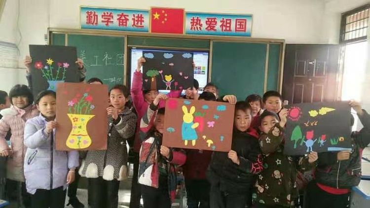 美工创意剪贴 舞蹈舞出快乐---淅川县毛堂乡张营小学周六社团日活动掠影