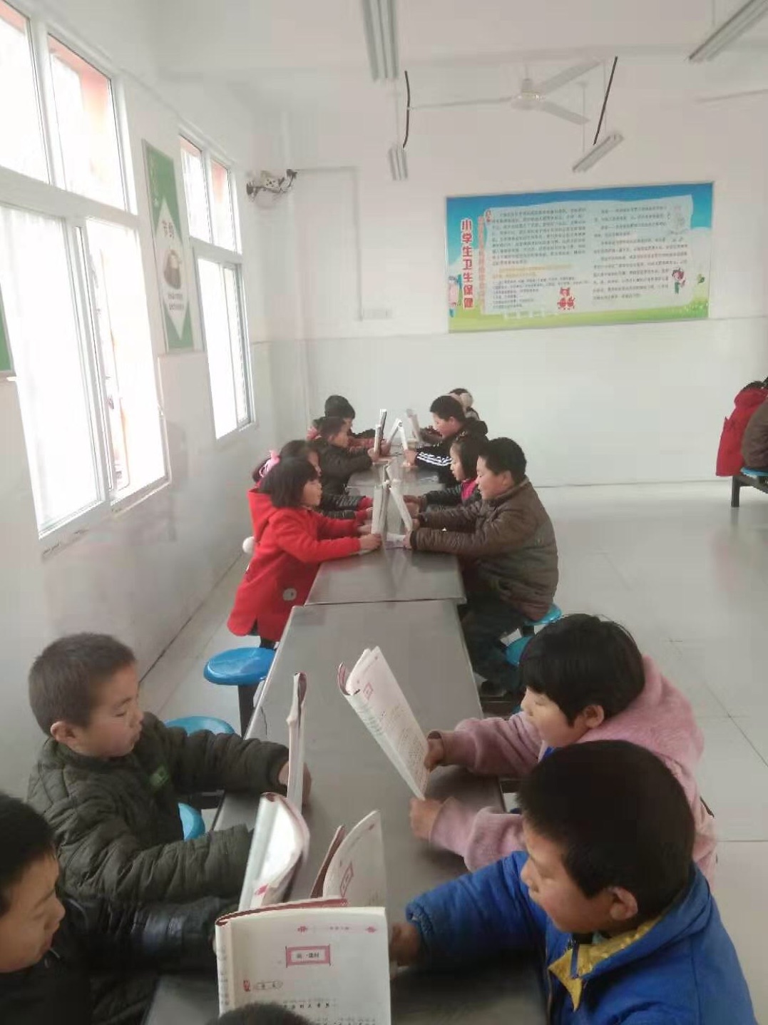 淅川县毛堂乡桥沟小学诵读国学经典 学习红色篇章