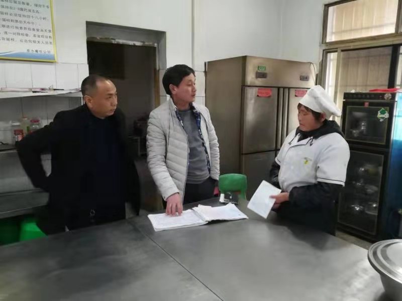 淅川县西簧乡卧龙岗小学：民心工程营养餐 以人为本助脱贫