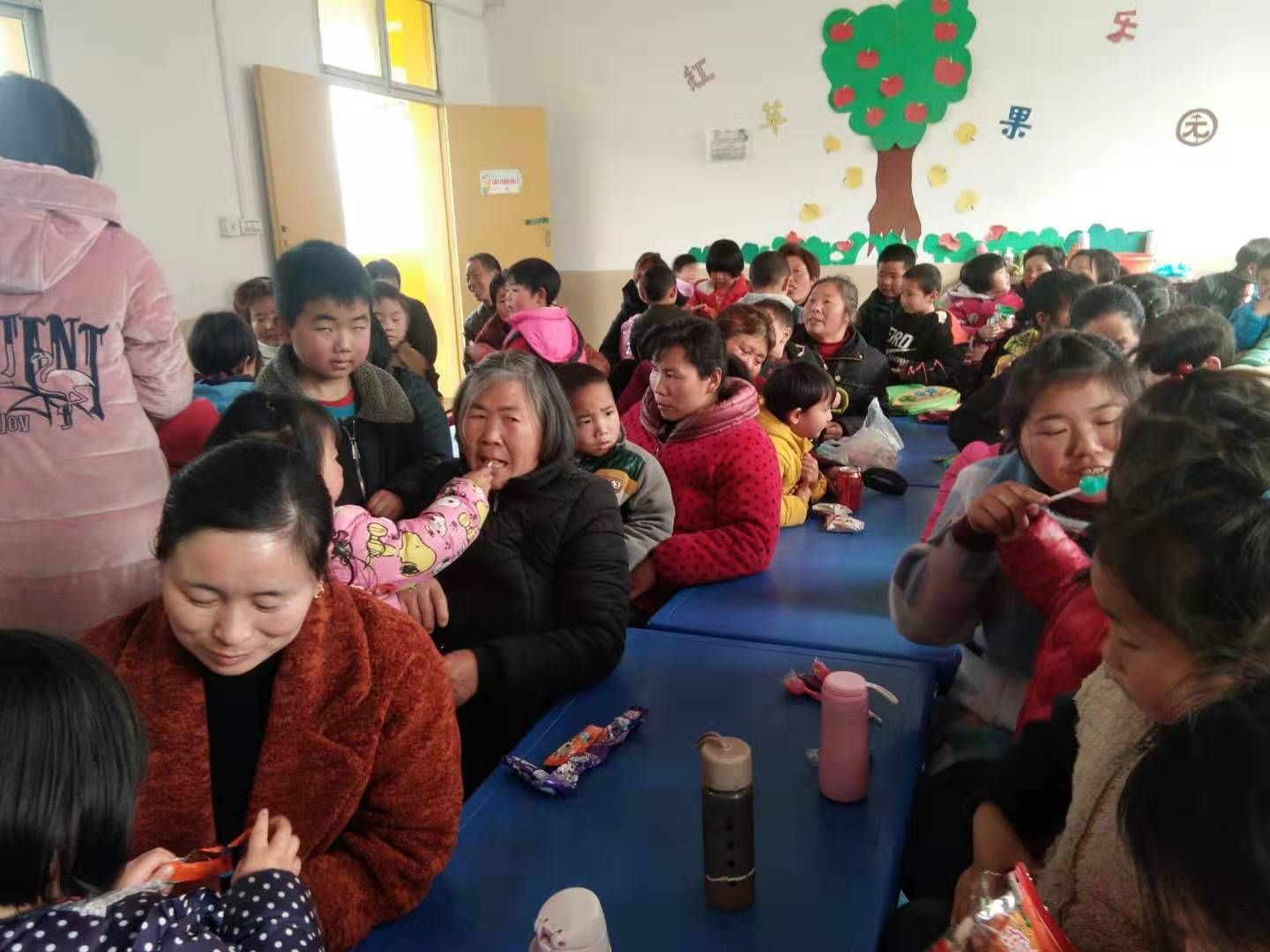 淅川县毛堂乡中心幼儿园：举行欢度妇女节 感恩伴我行活动