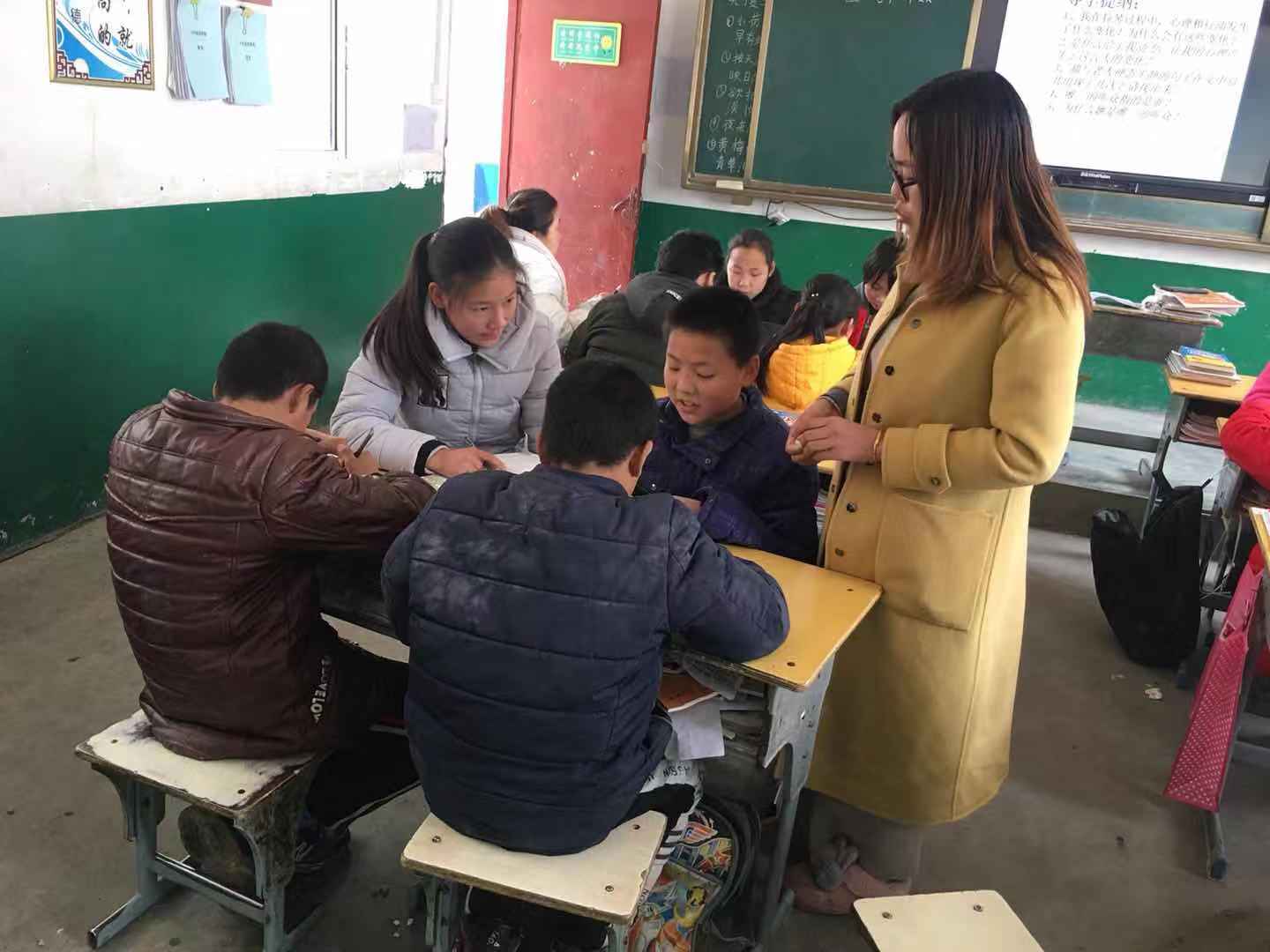淅川县老城镇王岭小学教研进行时