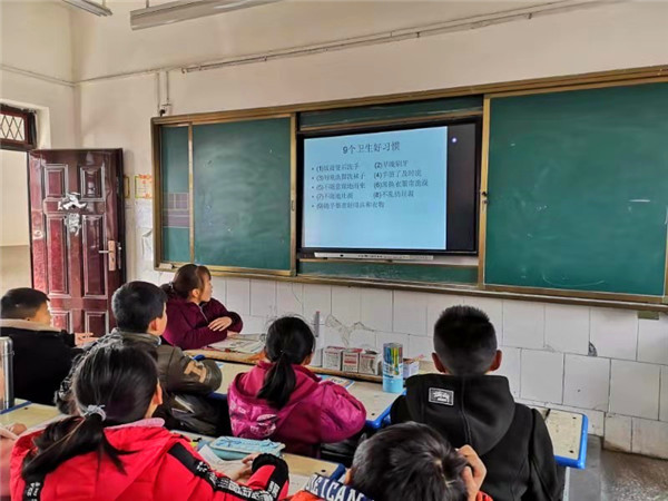 养成教育是基础，细微之处显德育---香花镇中心小学养成教育活动