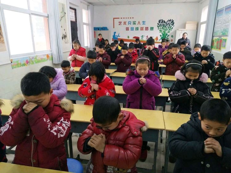 扶贫助学 功在当代 利在千秋--淅川县毛堂乡贾营希望小学爱心助学捐赠活动纪实