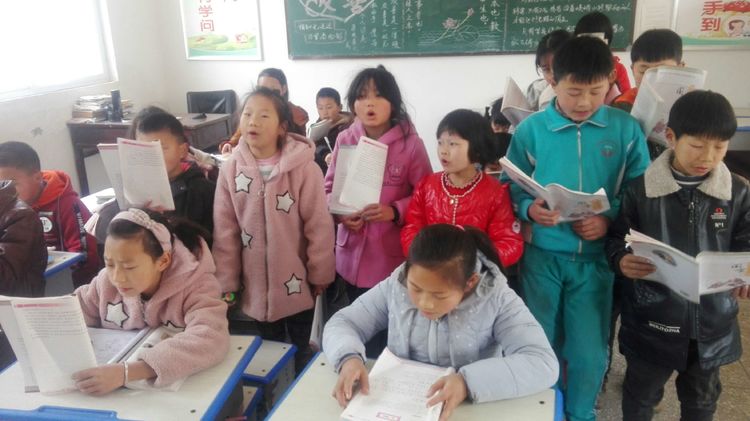 淅川县毛堂乡毛湾小学：开展经典诵读英雄主义教育 学雷锋活动教育
