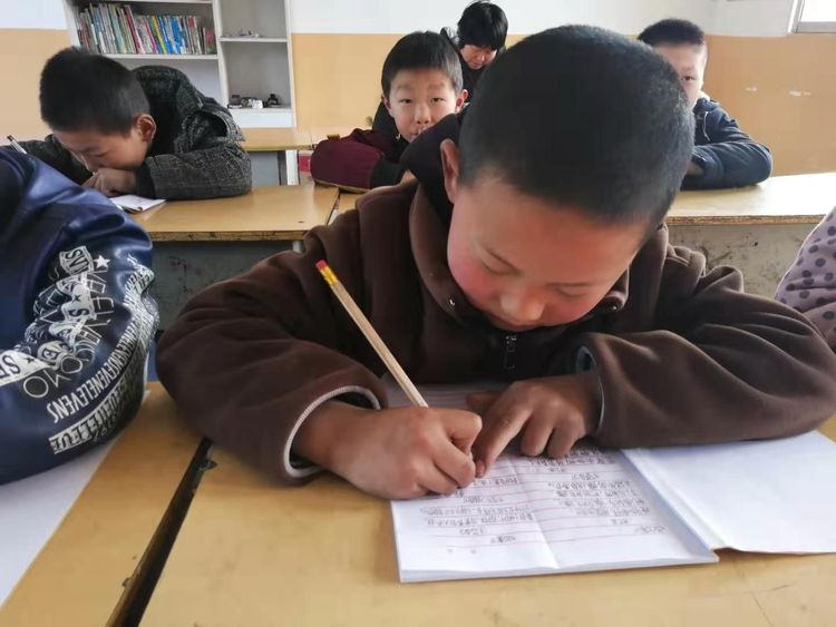 学习唐诗 传承经典――淅川县毛堂乡板山沟小学 社团活动掠影