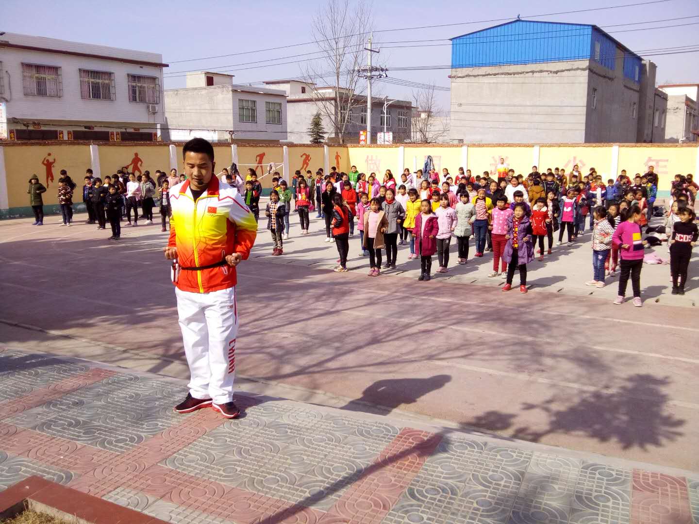 ​开展武术课堂教学 丰富阳光体育课程 ——唐河县东王集乡王庄小学传统武术走进体育课堂