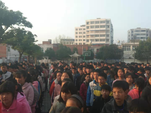 增强安全意识 共创安全校园 九重二中召开安全教育大会
