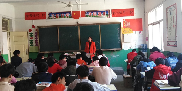 呵护幼苗从细微处做起 九重二中组织召开“防性侵”主题班会