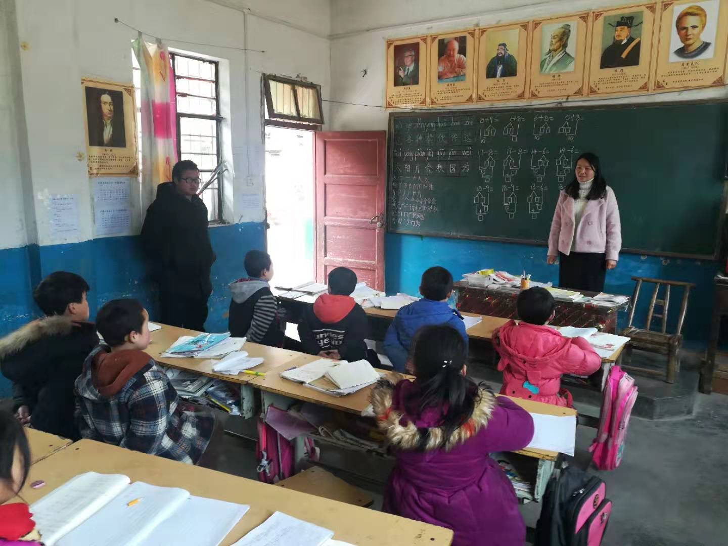 淅川县西簧乡卧龙岗小学携手四校点共同开展“学会自我保护，珍爱青春蓓蕾”主题活动