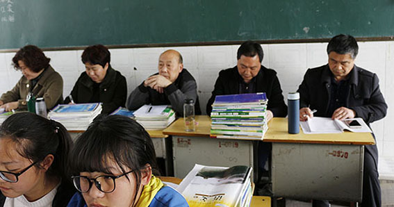 镇平县雪枫中学：课堂研讨，风景这边独好