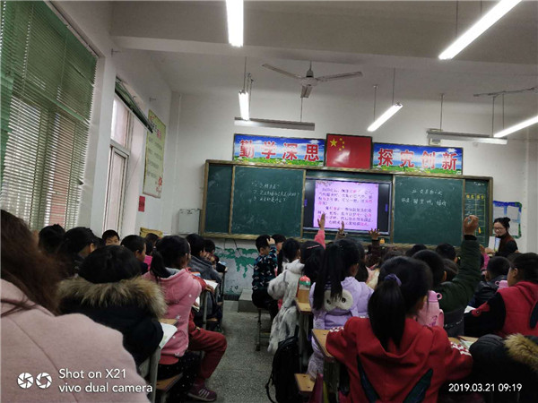 结对帮扶显真情 校际交流促均衡