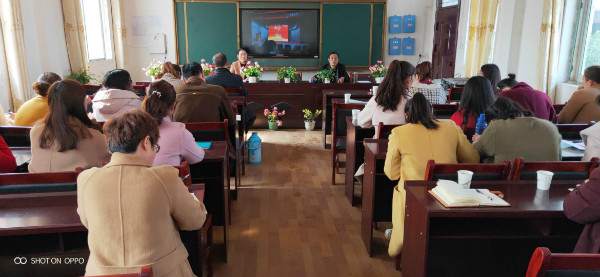 教师的现在就是学生的将来——龙潭镇中心学校开展班主任经验交流活动